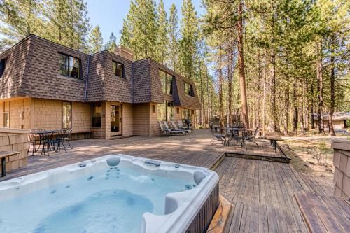 Photo of Black Butte Ranch: Hawks Beard Home