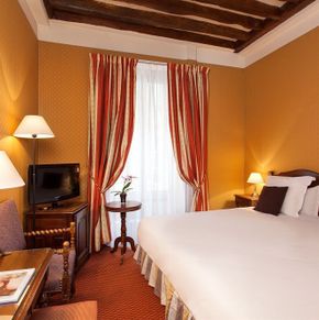 NearBy Hotel