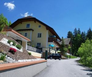 Haus Mary Russbach am Pass Gschutt Austria