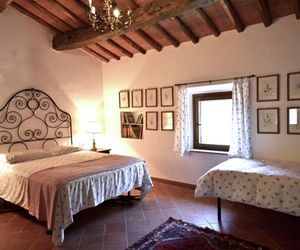 Warm Holiday Home in Vicopisano with Swimming Pool Luchetta Italy