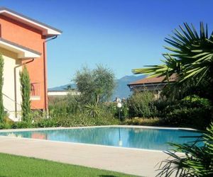Beautiful Holiday Home In Cola With Swimming pool Lazise Italy