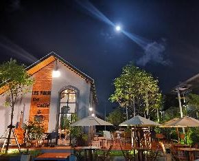 NearBy Hotel