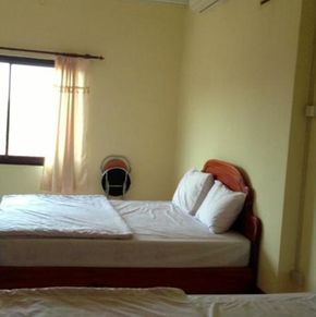 NearBy Hotel