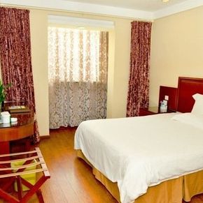 NearBy Hotel