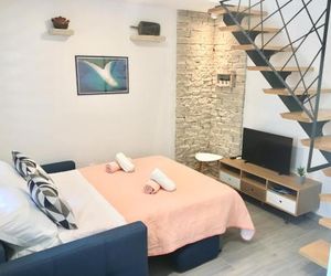 Paradise Stone Apartments Bol Croatia