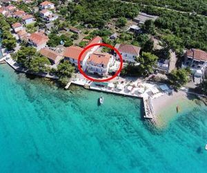Apartments and rooms by the sea Loviste (Peljesac) - 10181 Loviste Croatia