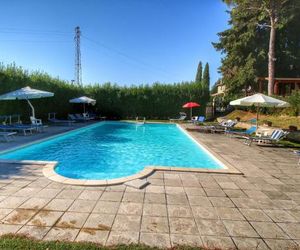 Spacious Farmhouse in Gualdo Cattaneo with shared Pool Gualdo Cattaneo Italy