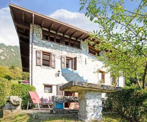 Beautifully Decorated Apartment in Parole near Lake Crone Italy
