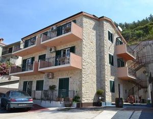 Apartments Borzic Omis Croatia