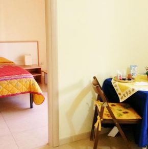 NearBy Hotel