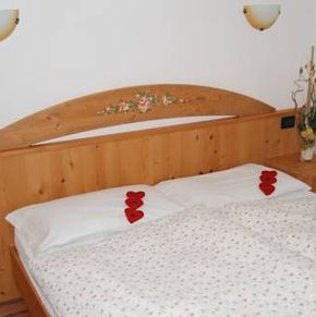 NearBy Hotel