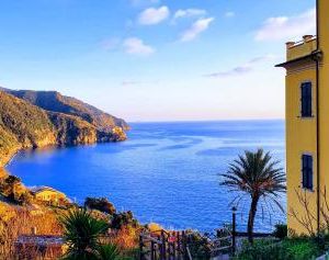 Hanging Garden Corniglia Italy