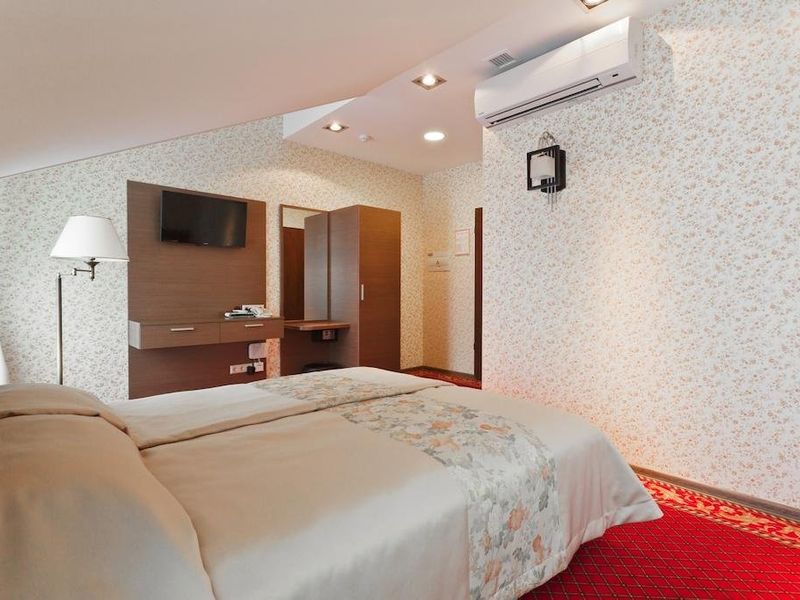 Hotel Photo 12