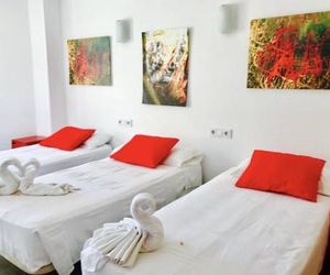 New Art Hostel - Albergue Juvenil Palma Spain