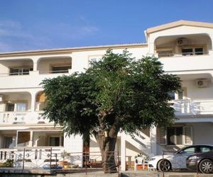 Apartments with a parking space Metajna (Pag) - 4117 Zubovici Croatia