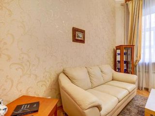 Вместительная 3 к. кв. на Мойке 51