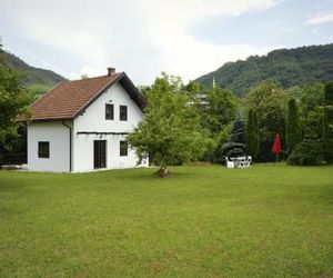 Apartment Holiday - River view beside Pyramid Visoko Bosnia And Herzegovina