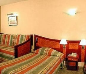 NearBy Hotel