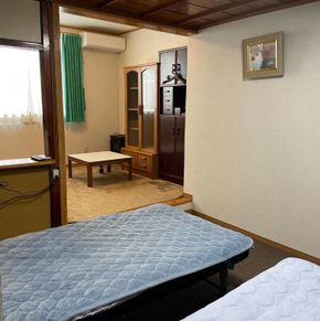 NearBy Hotel