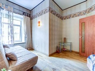 Двухкомнатная квартира у метро "Достоевская"
