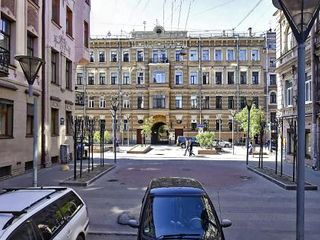 Двухкомнатная квартира у метро "Достоевская"