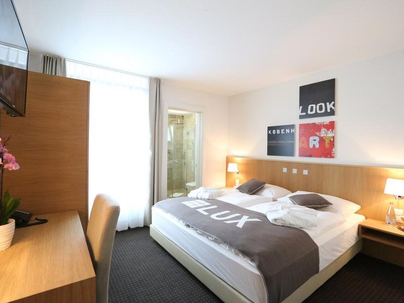 Hotel Photo 1