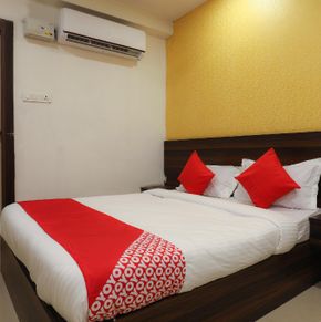 NearBy Hotel