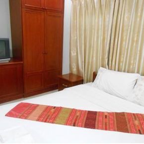 NearBy Hotel