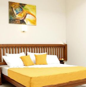 NearBy Hotel
