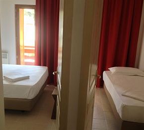 NearBy Hotel