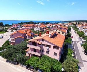 Apartments Mira 1293 Fazana Croatia