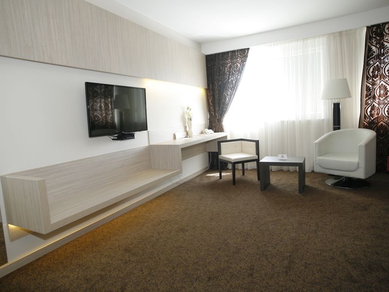 Hotel Photo 9