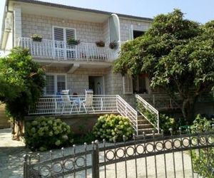 Apartments with a parking space Mirca (Brac) - 730 Supetar Croatia