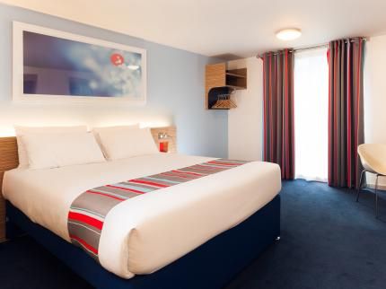 Travelodge Heathrow Central Hotel