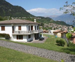 La finestra sul Lago Tignale Italy