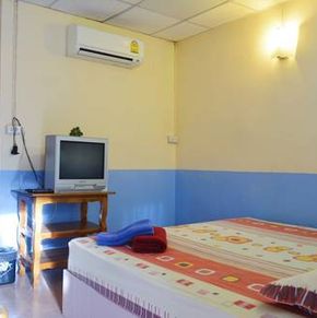NearBy Hotel