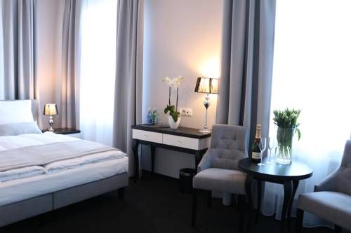 Hotel Photo 12