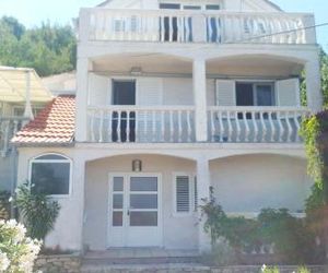 Apartments with a parking space Preko (Ugljan) - 12658 Oltre Croatia