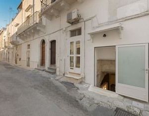 Grotta Be2Be Ostuni Italy