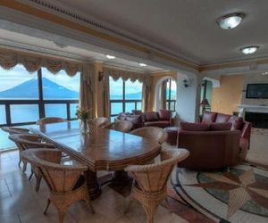 Torres de Atitlan 4 Bdrm-4 Bthrm Full Floor - for 10 people Panajachel Guatemala