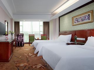 Фото отеля Vienna Hotel Huizhou Zhongxin