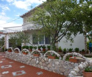 Studio apartments Matos Seline Croatia