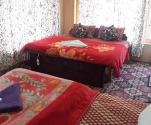 OYO 18990 Hotel Bright Palace Pahalgam India
