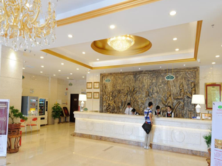 Фото отеля Vienna Hotel Yingcheng sea mounts Branch