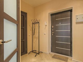 ДостоБродский на реке Неве