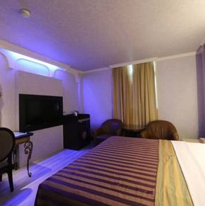 NearBy Hotel
