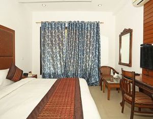 OYO 8337 DLF Phase 4 Gurgaon India