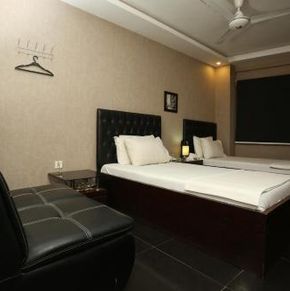 NearBy Hotel