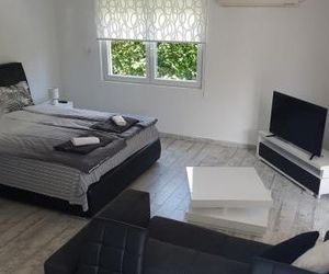 Apartment Azulmburgo Vrnyachka Banya Serbia