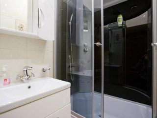 NEVSKY APARTMENT. Pushkinskaya 2